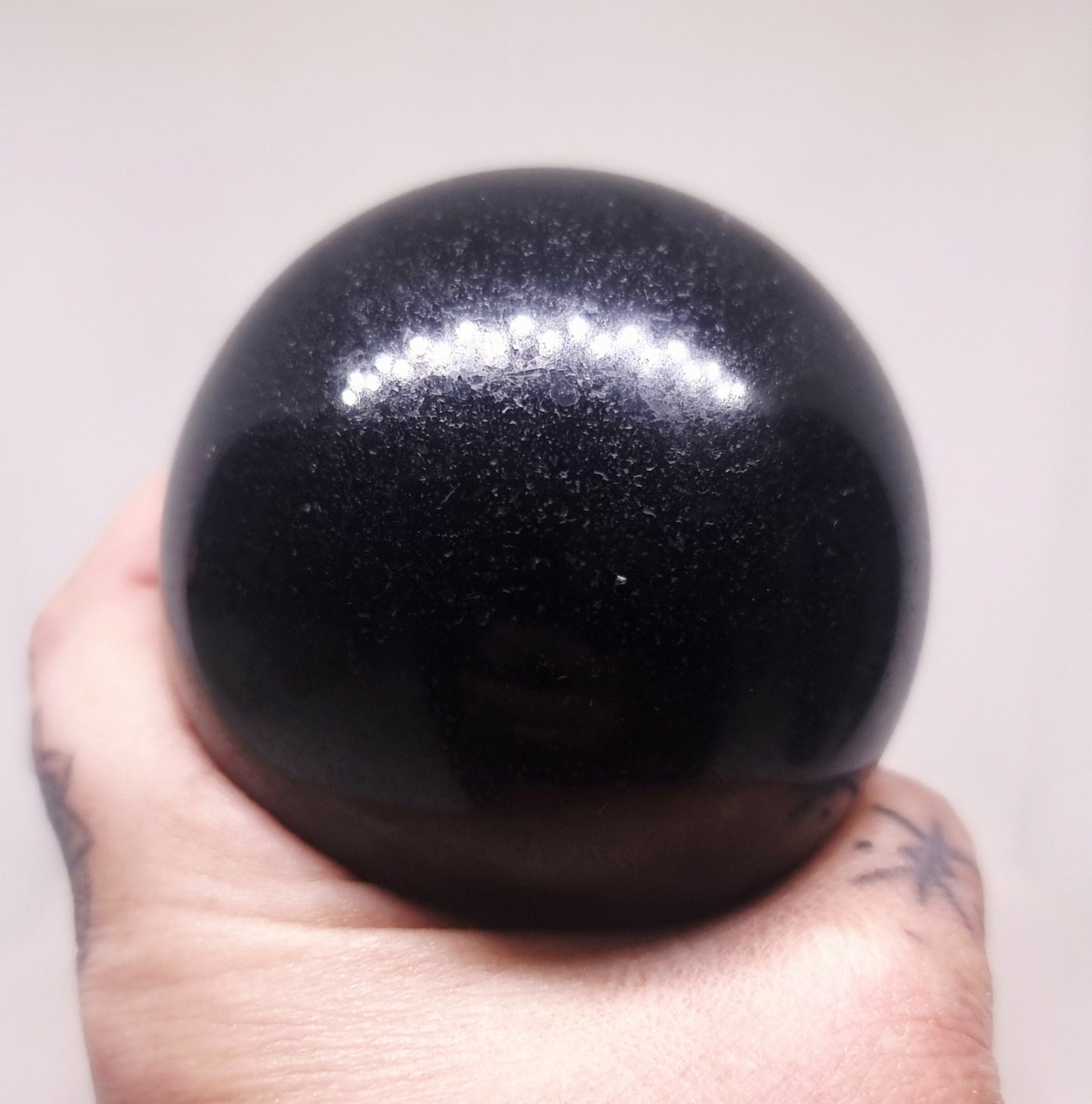 BLACK TOURMALINE POLISHED SPHERE 7 cm - SHAMANIC PROTECTION