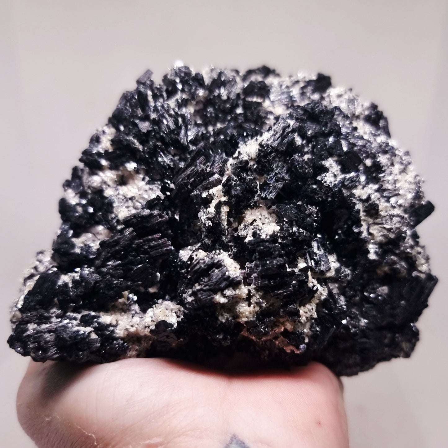 BLACK SCHORL TOURMALINE SPECIMEN 609 g - SHAMANIC PROTECTION