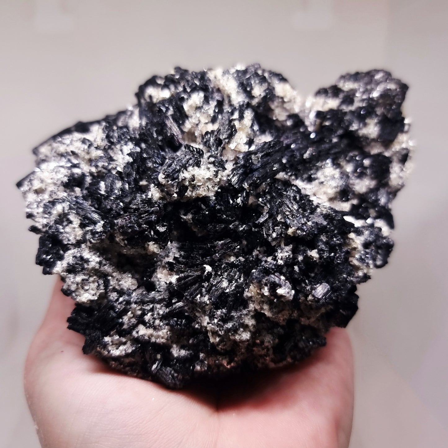 BLACK SCHORL TOURMALINE SPECIMEN 609 g - SHAMANIC PROTECTION