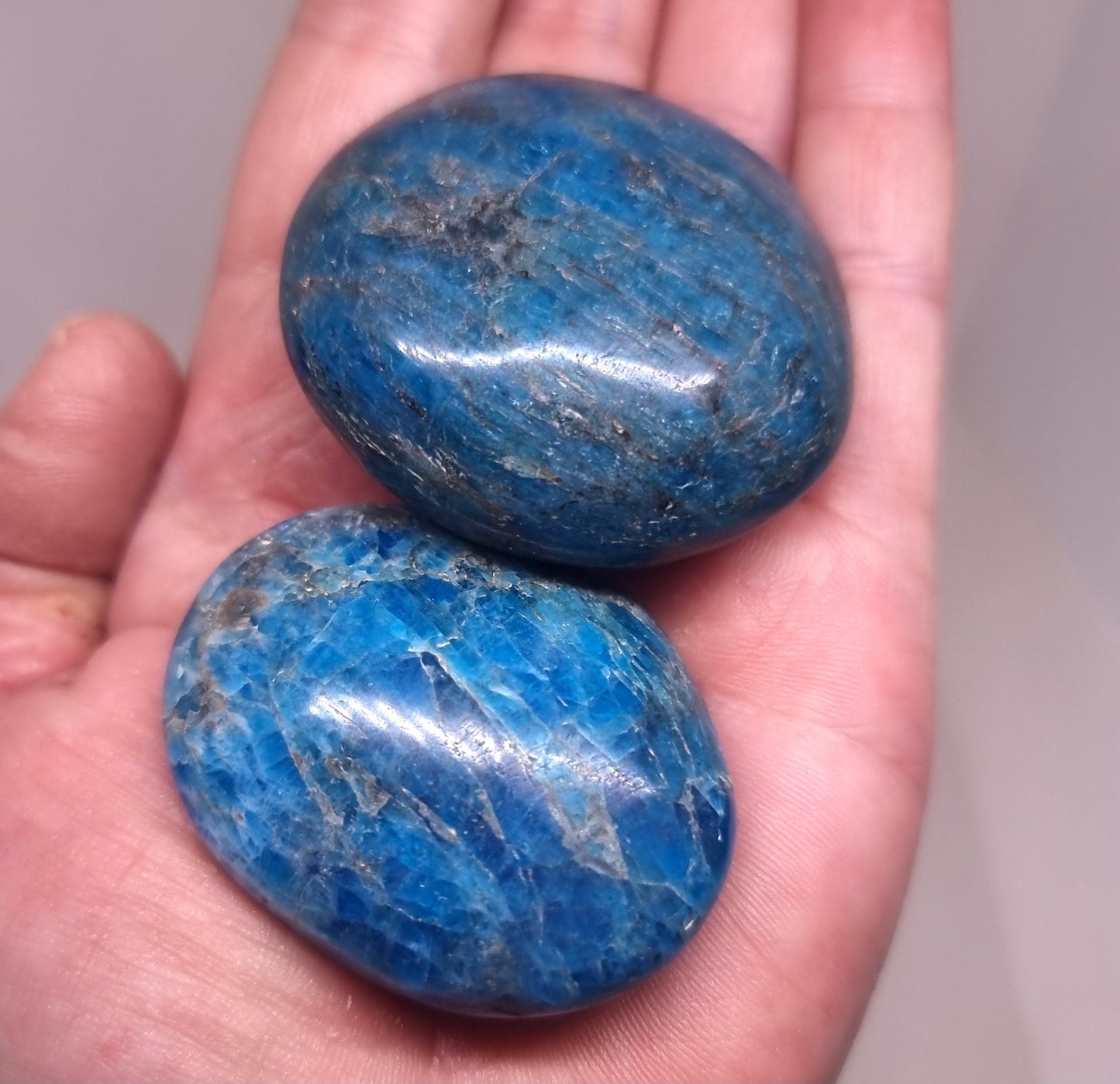 APATITE POLISHED GALLETS - THE STONE OF MANIFESTATION