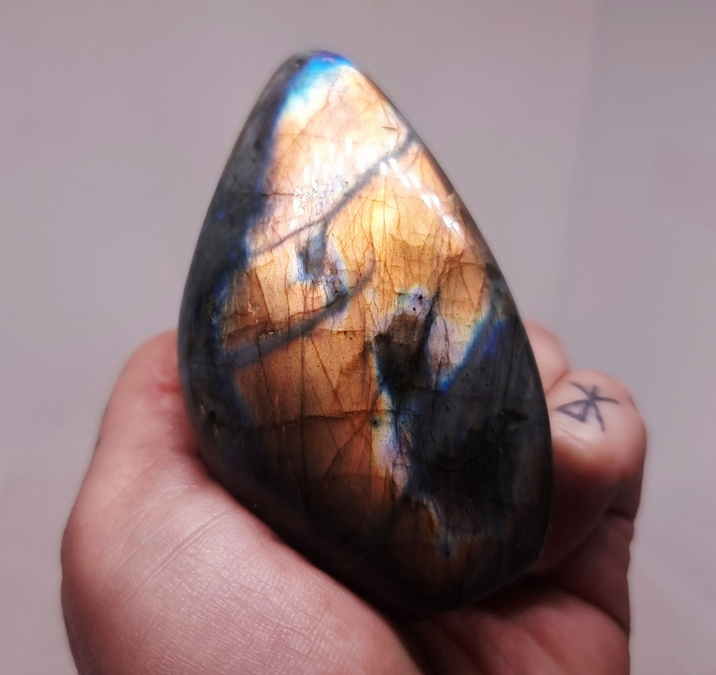 BLUE & ORANGE FLASH LABRADORITE FREEFORM 171 g - CLAIRVOYANCE