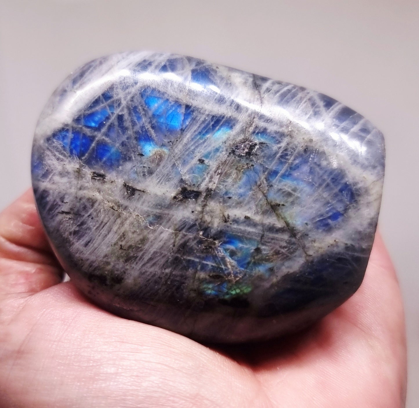 BLUE & GREEN FLASH LABRADORITE FREEFORM 199 g - CLAIRVOYANCE