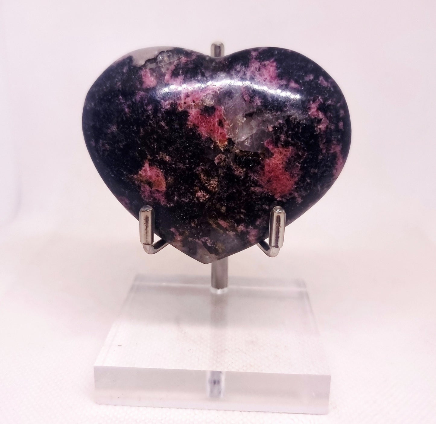 RHODONITE POLISHED HEART 7 x 6 cm - LOVE & COMPASSION