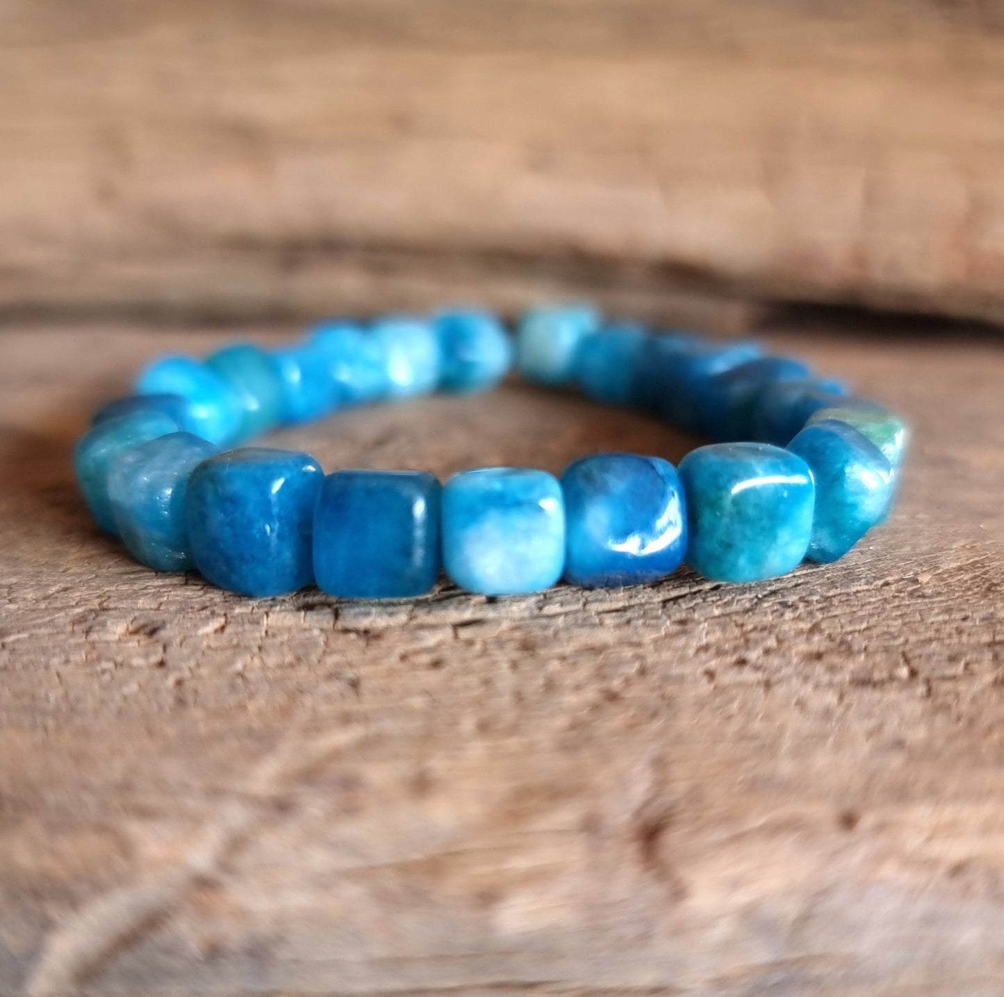 BLUE AGATE NUGGET BRACELET - CONFIDENCE