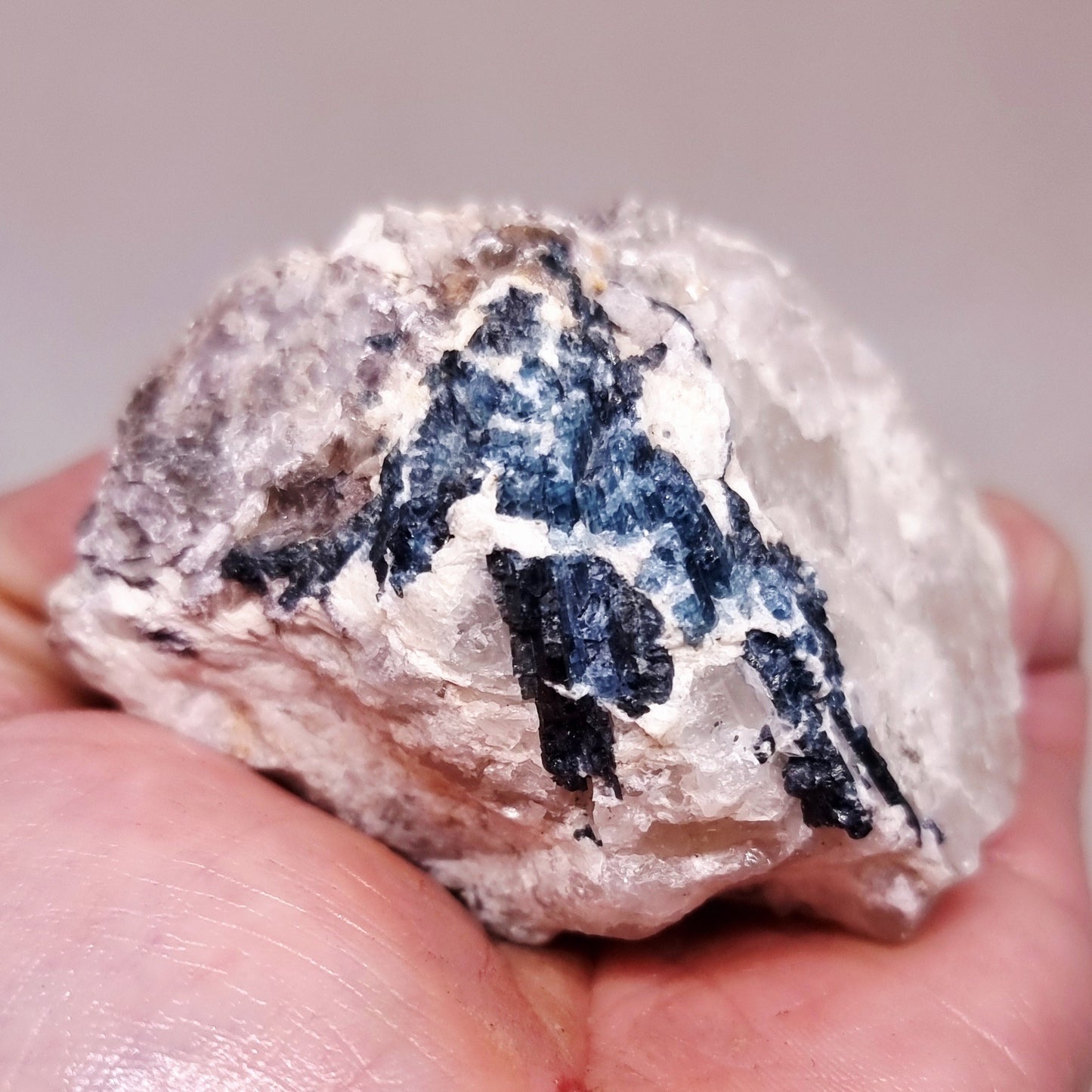 RARE BLUE INDICOLITE TOURMALINE IN WHITE QUARTZ 135 g
