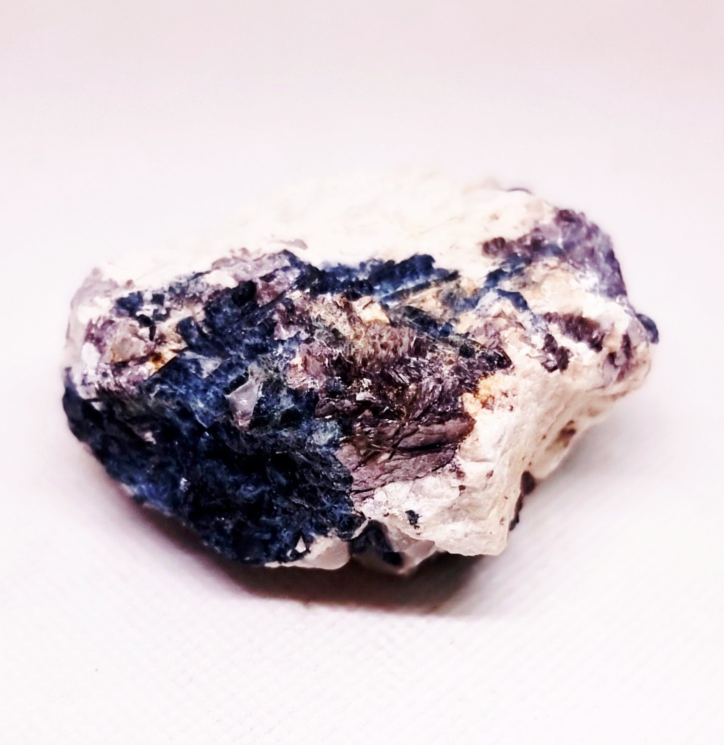 RARE BLUE INDICOLITE TOURMALINE IN WHITE QUARTZ 162 g