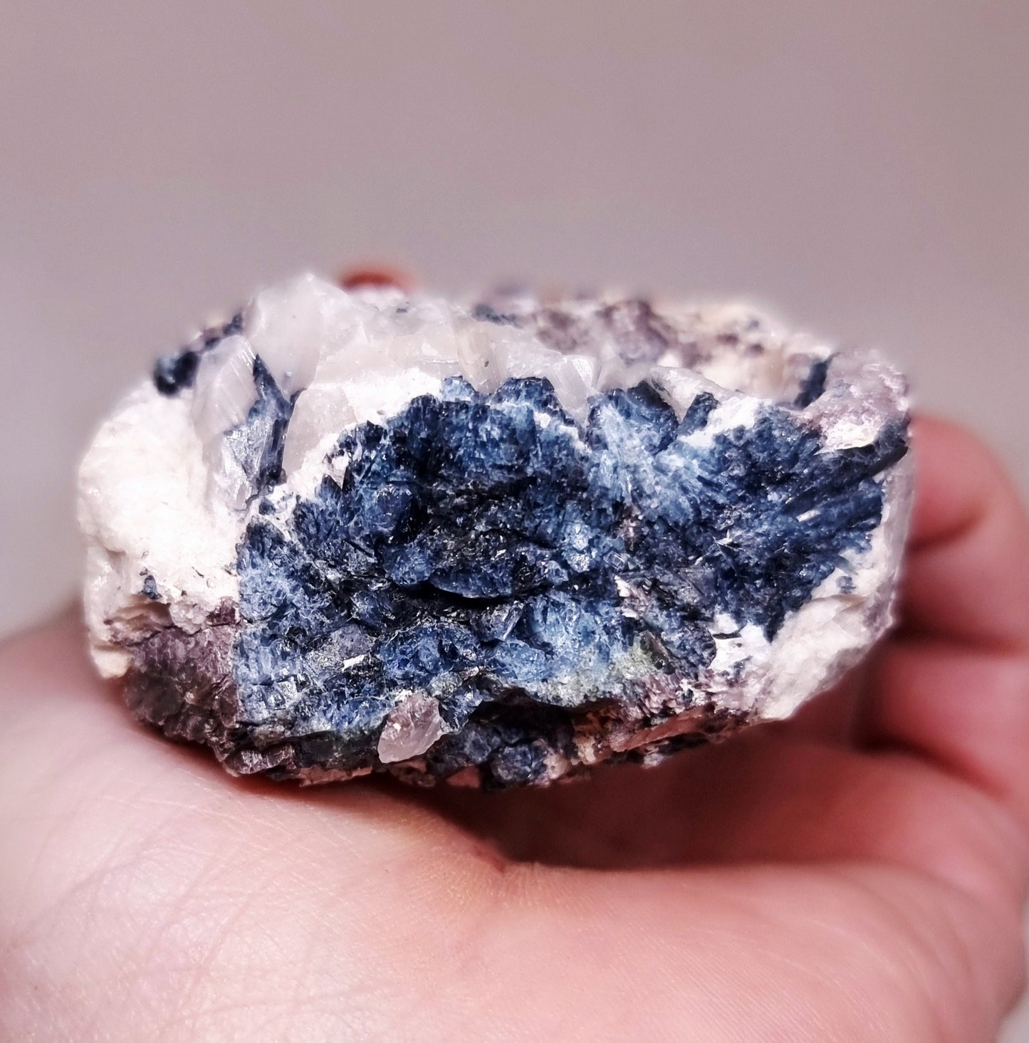 RARE BLUE INDICOLITE TOURMALINE IN WHITE QUARTZ 162 g