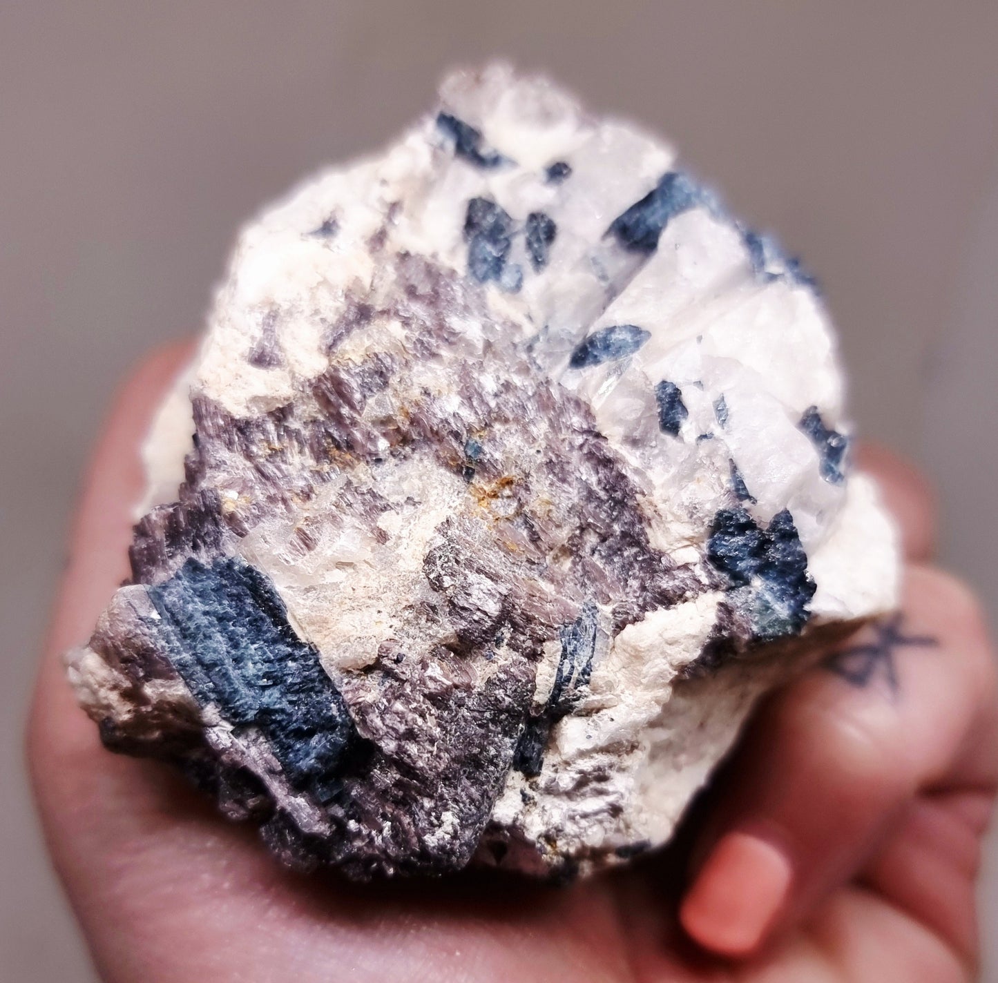 RARE BLUE INDICOLITE TOURMALINE IN WHITE QUARTZ 162 g