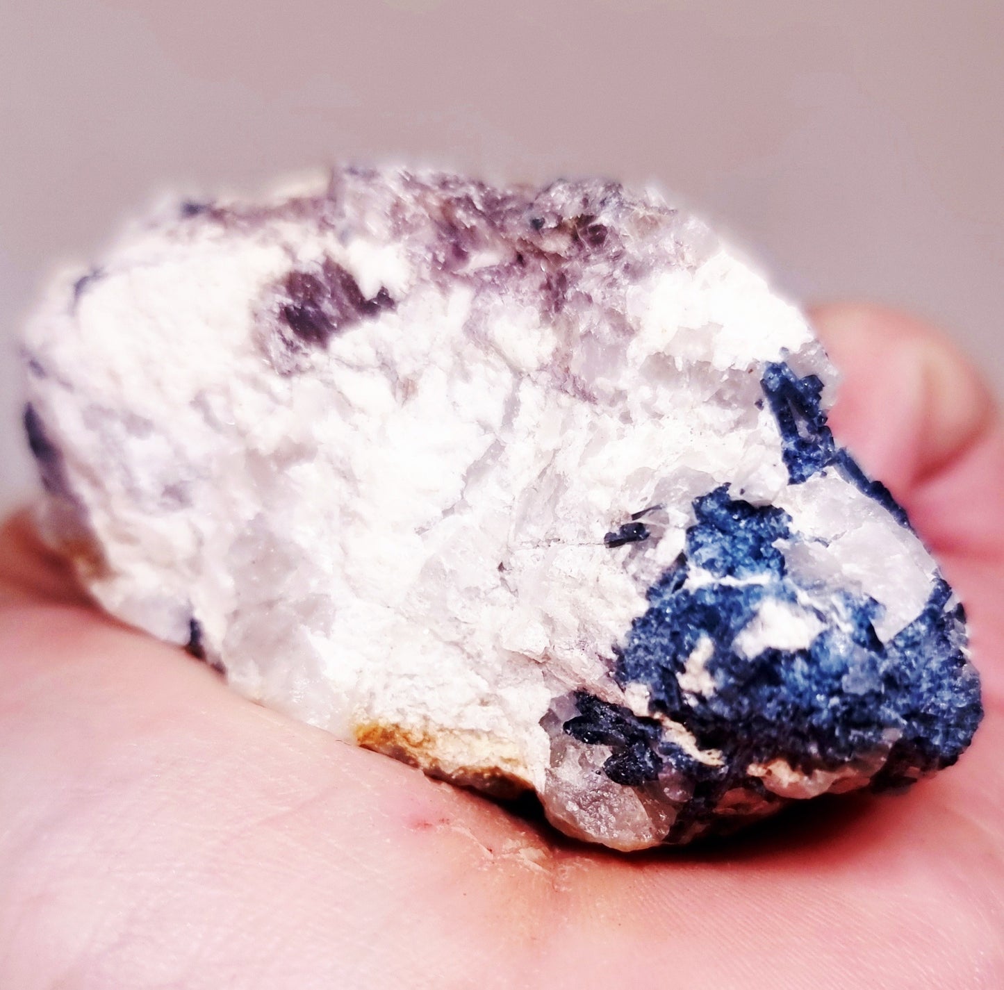 RARE BLUE INDICOLITE TOURMALINE IN WHITE QUARTZ 147 g
