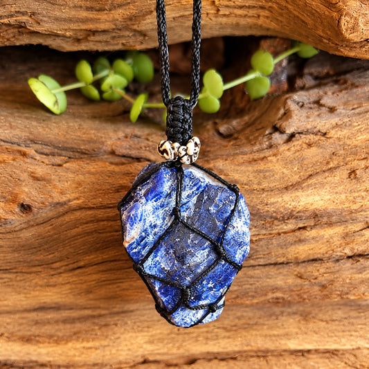 SODALITE ROUGH MACRAME NECKLACE - INTUITION