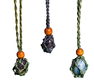 MACRAME CHANGEABLE POCKET STONE NECKLACE