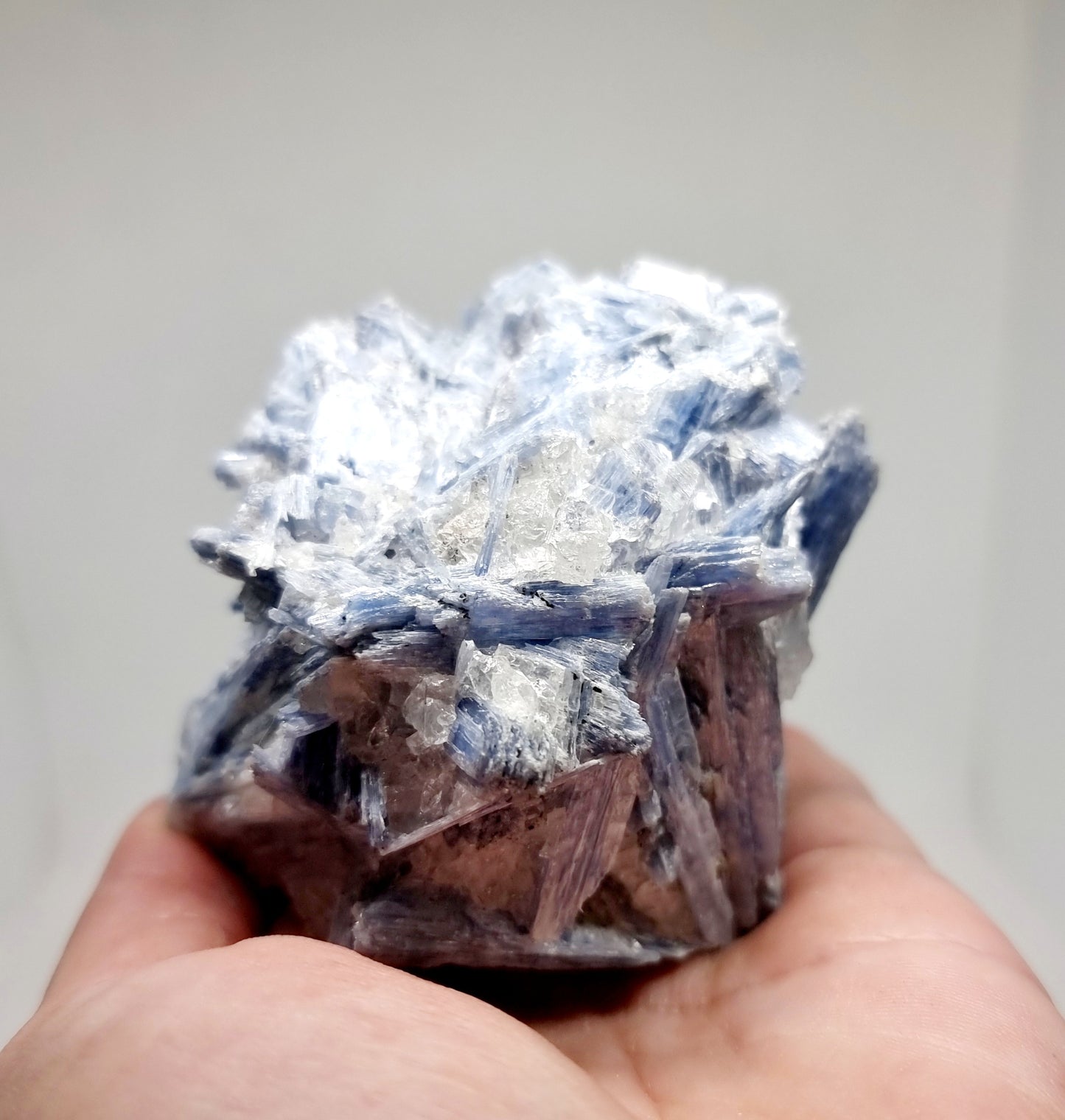 BLUE KYANITE MATRIX SPECIMEN 448 g - GROUNDING & ATTUNEMENT