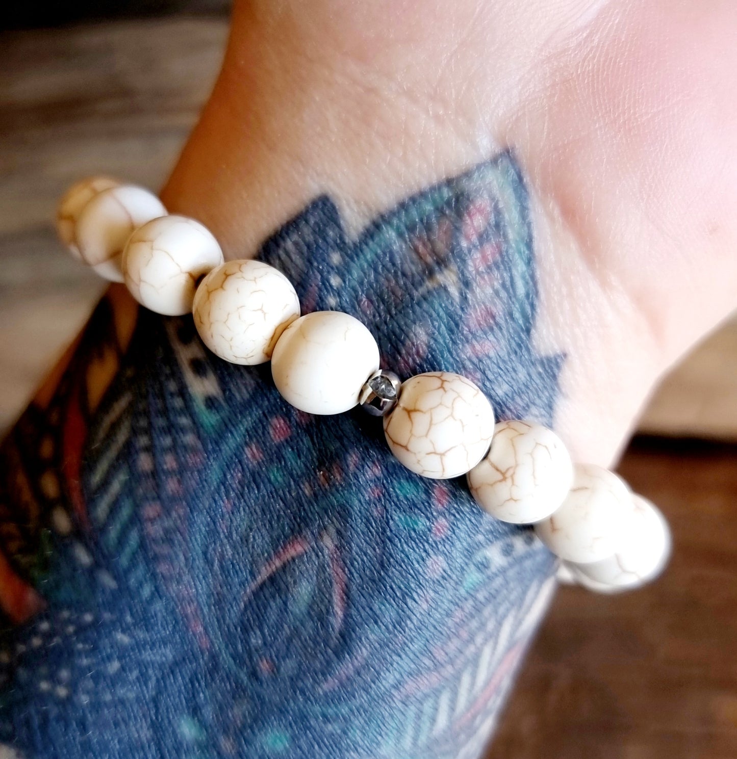 WHITE HOWLITE ENERGY BRACELET 10 mm - HIGHER REALMS
