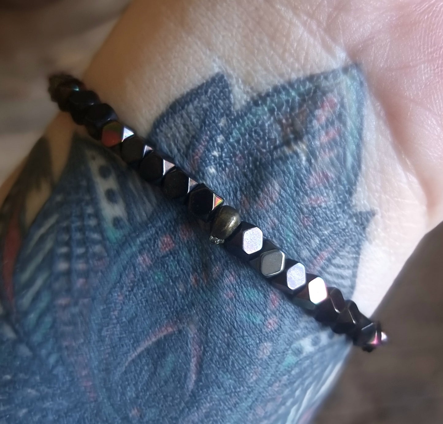 HEMATITE FACETED ENERGY BRACELET 2 mm - GROUNDING