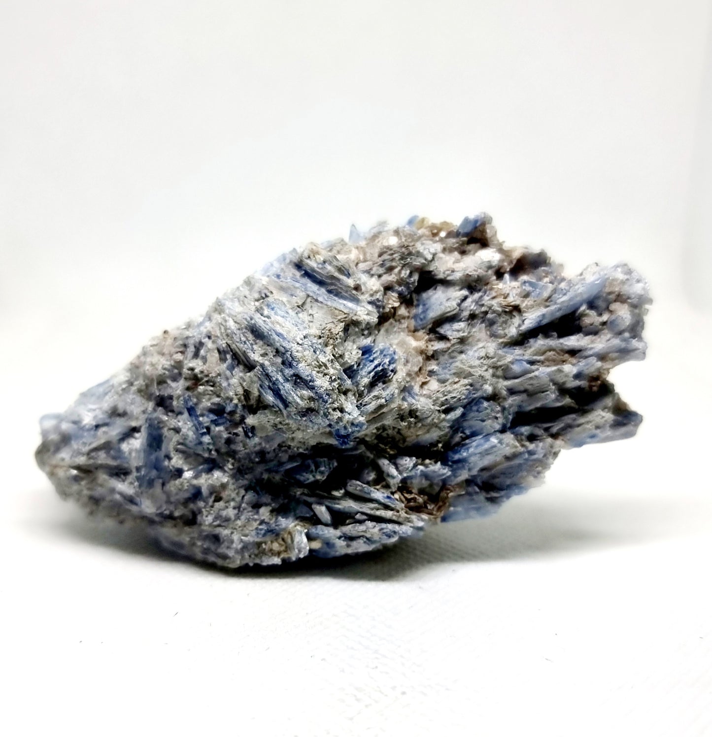 BLUE KYANITE MATRIX SPECIMEN 283 g - GROUNDING & ATTUNEMENT