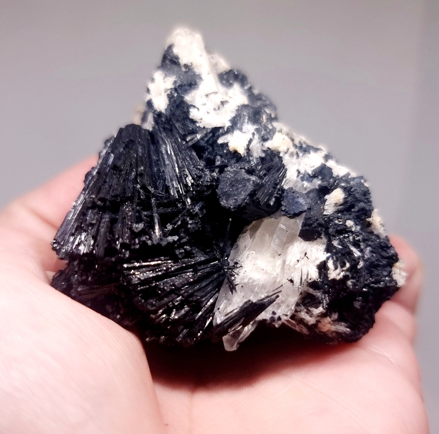 BLACK SCHORL TOURMALINE SPECIMEN 141 g - SHAMANIC PROTECTION