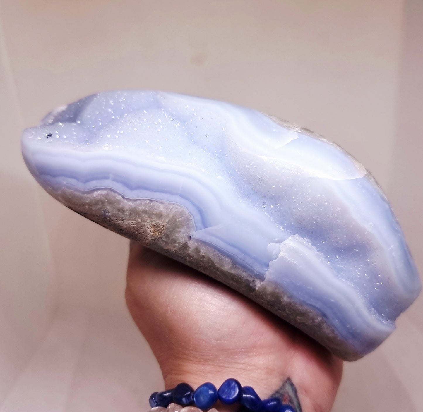 BLUE LACE AGATE POLISHED FREEFORM 1.1 kg - COMMUNICATION & COURAGE