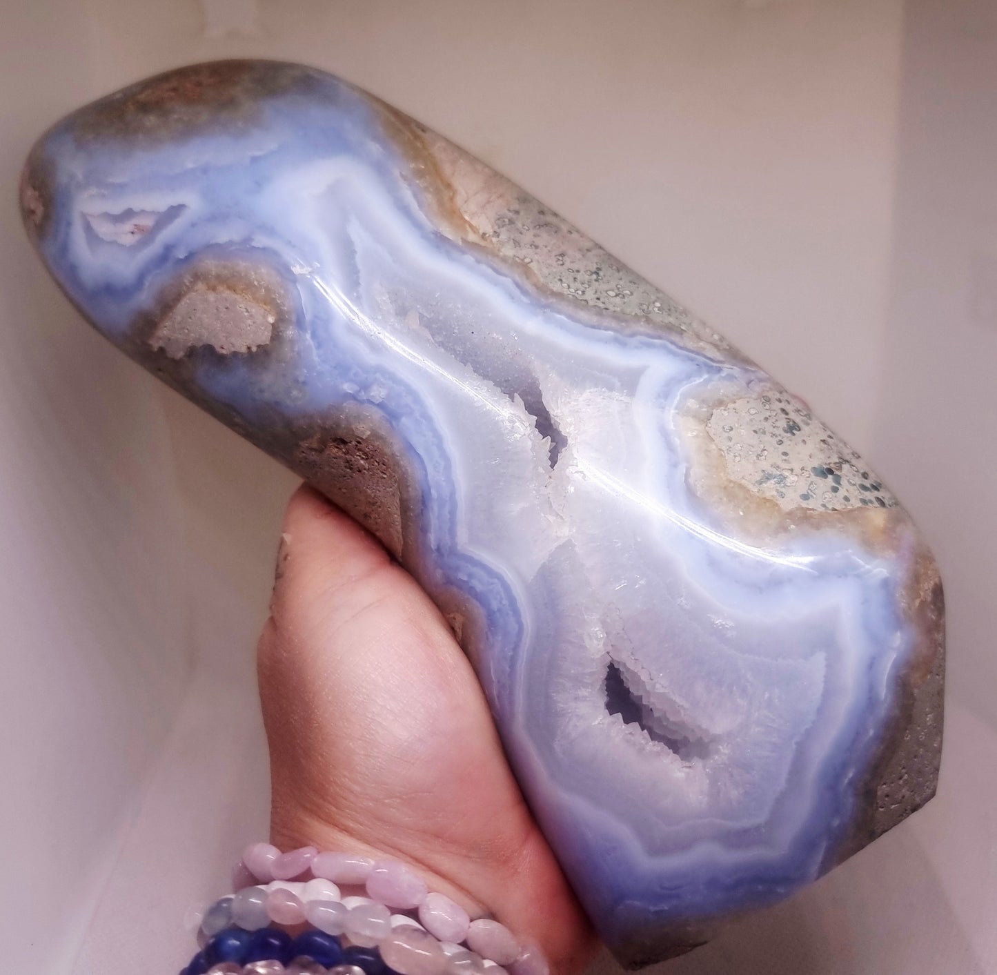 BLUE LACE AGATE POLISHED FREEFORM 1.68 kg - COMMUNICATION & COURAGE