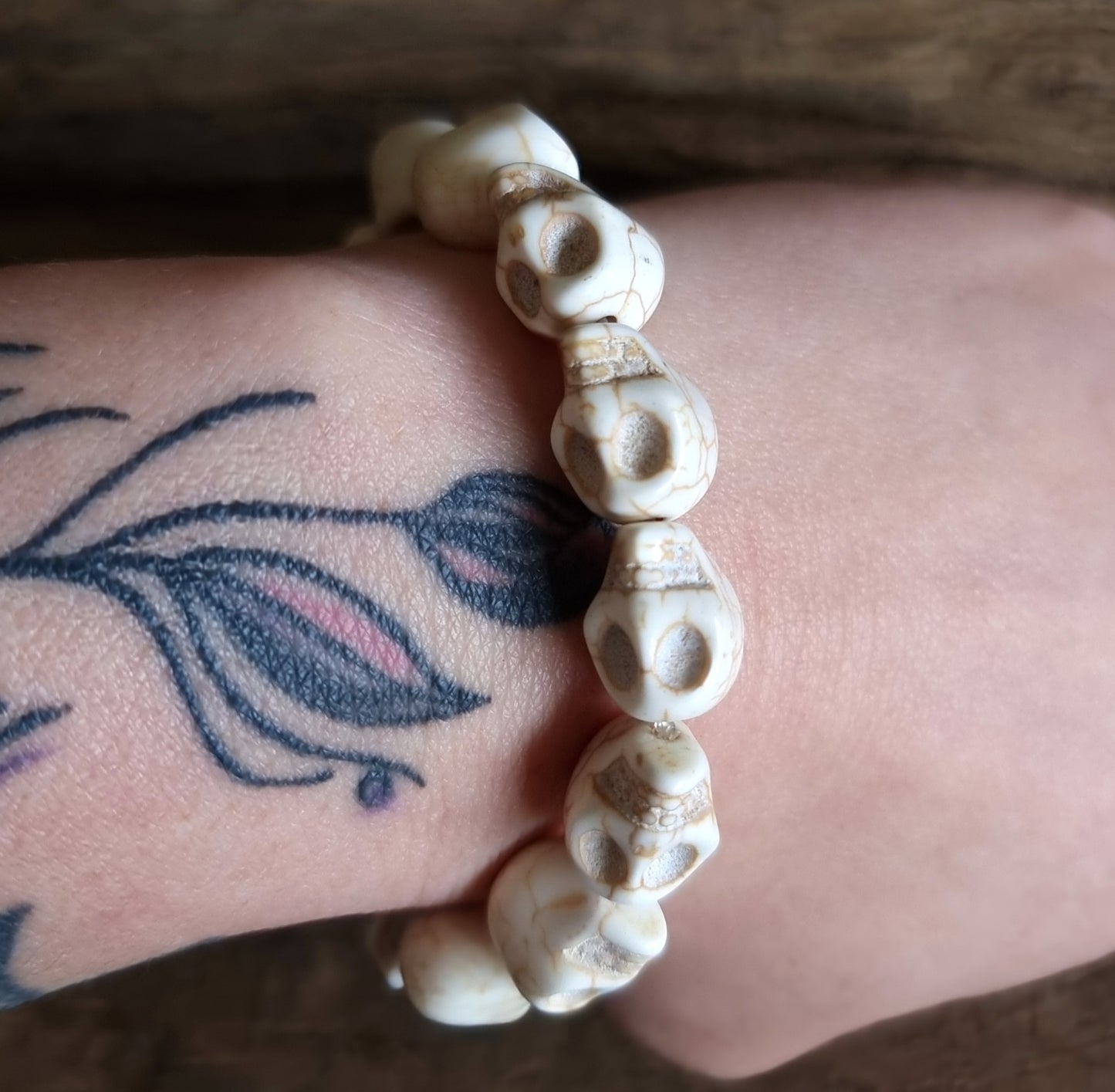 WHITE HOWLITE SKULL BRACELET - HIGHER REALMS