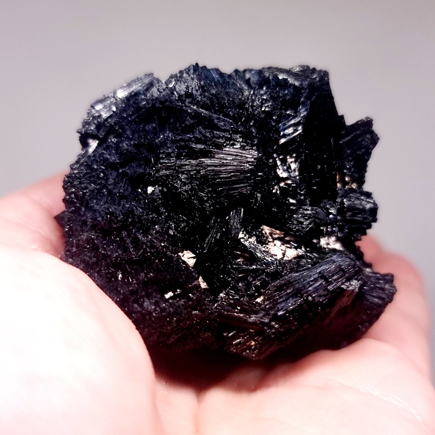 BLACK SCHORL TOURMALINE SPECIMEN 142 g - SHAMANIC PROTECTION