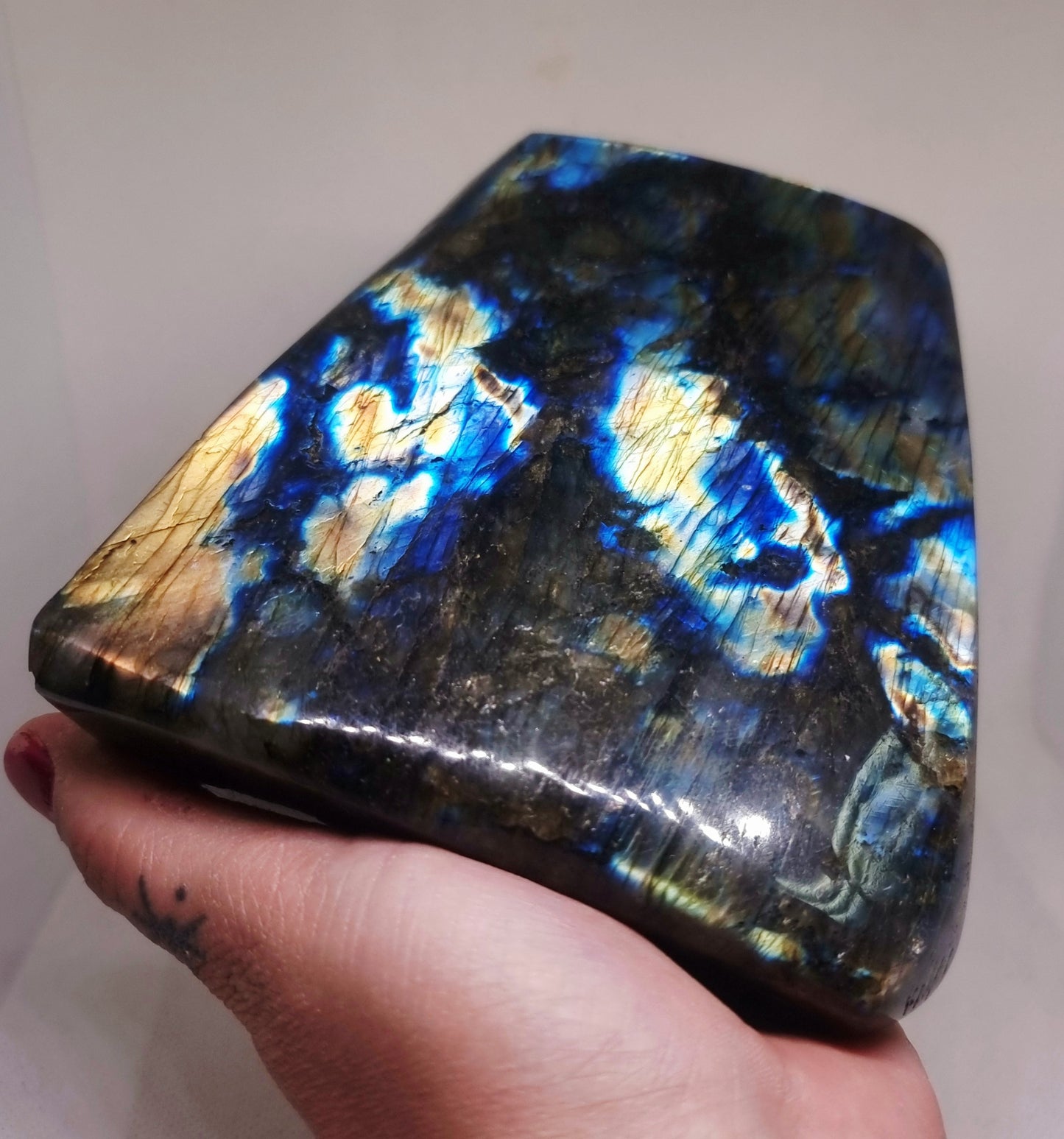 POLISHED BLUE & GREEN FLASH LABRADORITE FREEFORM 1.62 kg - CLAIRVOYANCE