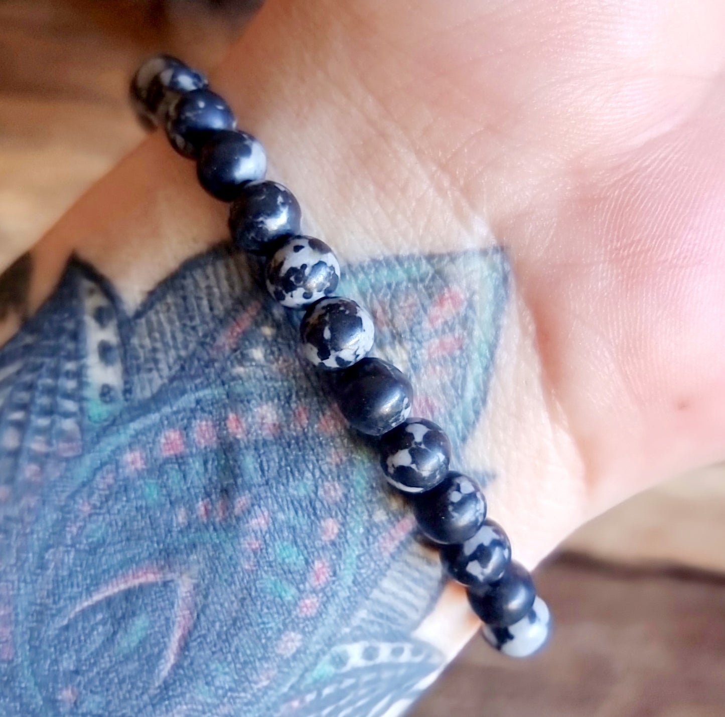 SNOWFLAKE OBSIDIAN ENERGY BRACELET 6 mm - GROUNDING