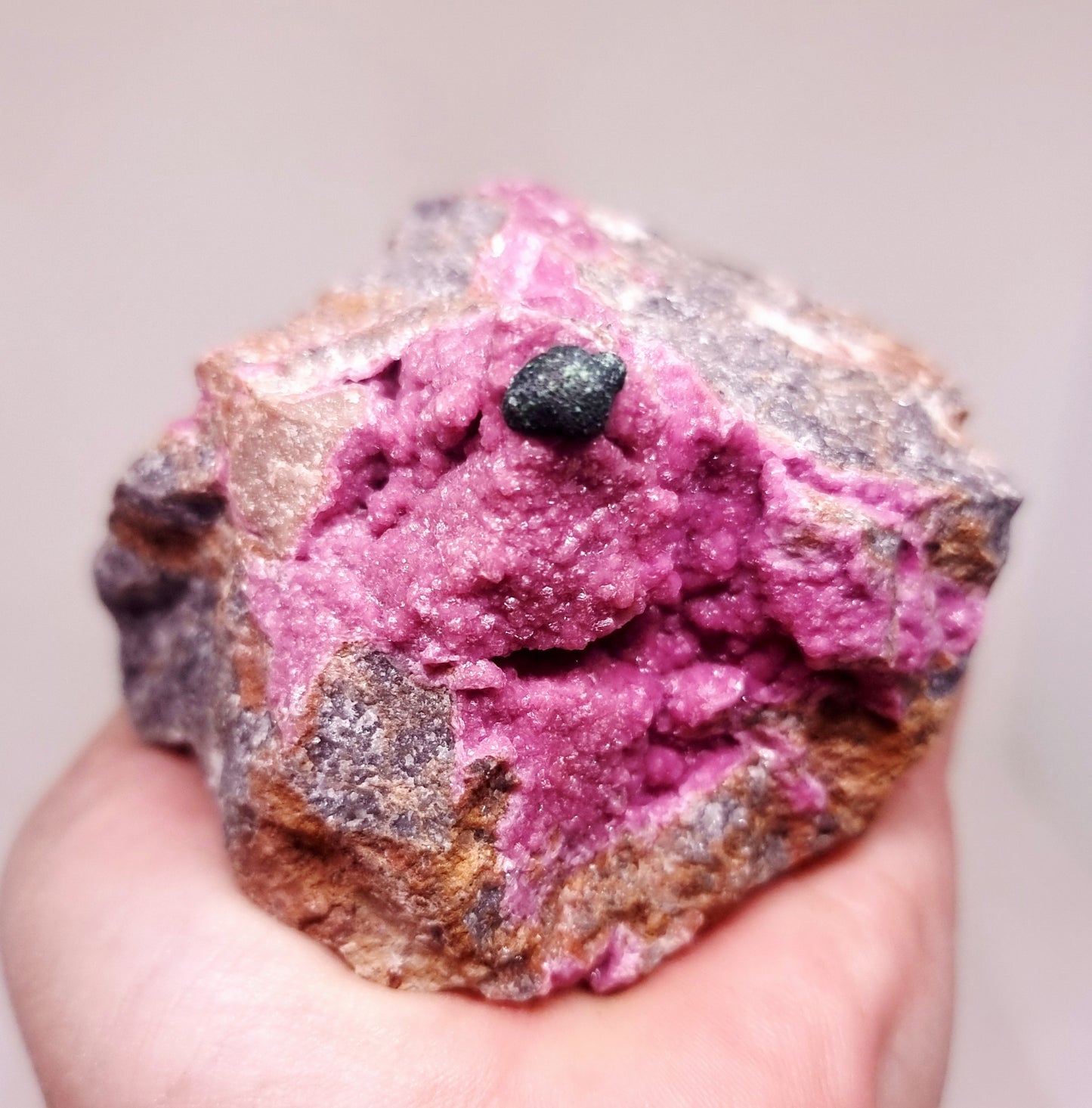 BRIGHT PINK SALROSE COBALTOAN DOLOMITE 353 g - SELF LOVE