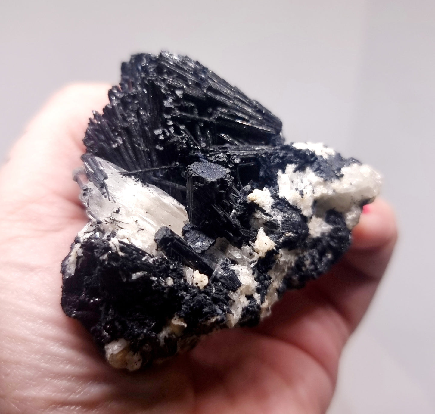 BLACK SCHORL TOURMALINE SPECIMEN 141 g - SHAMANIC PROTECTION