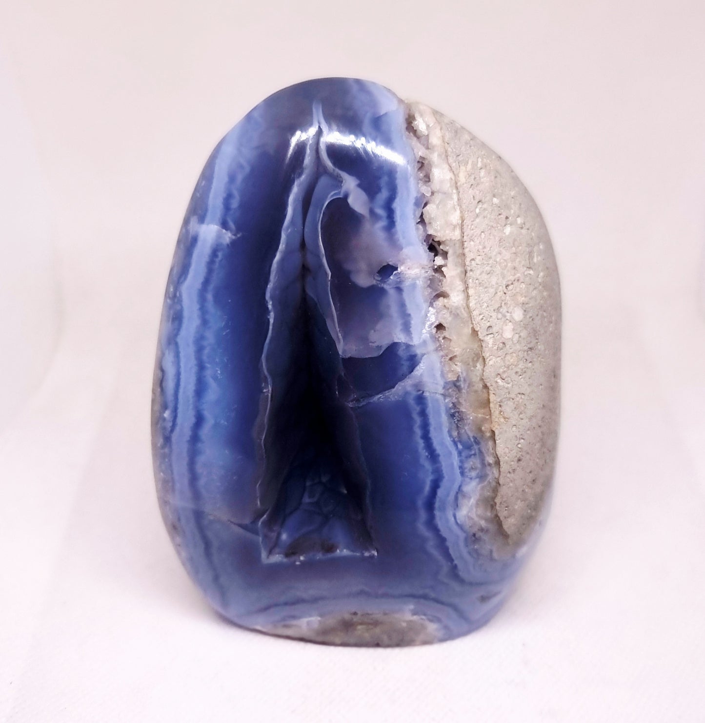 BLUE LACE AGATE POLISHED FREEFORM 1.2 kg - COMMUNICATION & COURAGE