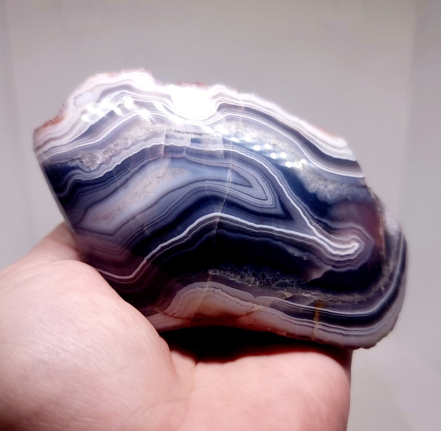 POLISHED RED SASHE RIVER AGATE FREE FORM 292 g - GROUNDING