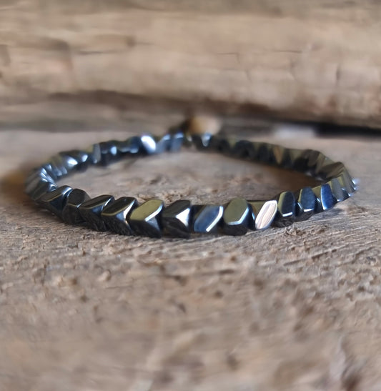 HEMATITE FACETED ENERY BRACELET 4 mm - GROUNDING & PROTECTION