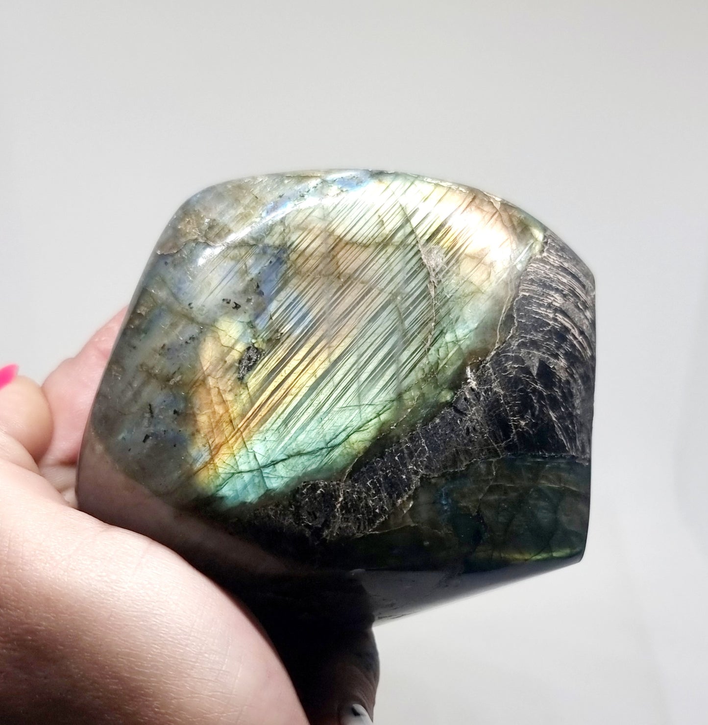 POLISHED BLUE & GREEN FLASH LABRADORITE FREEFORM 613 g - CLAIRVOYANCE