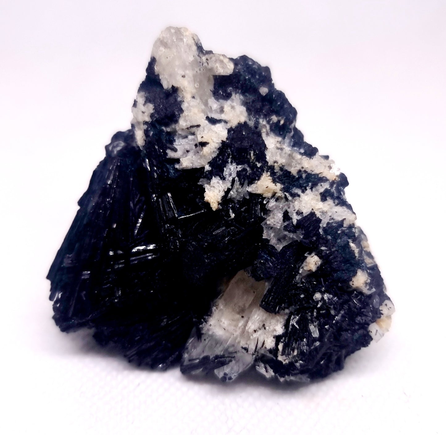 BLACK SCHORL TOURMALINE SPECIMEN 141 g - SHAMANIC PROTECTION