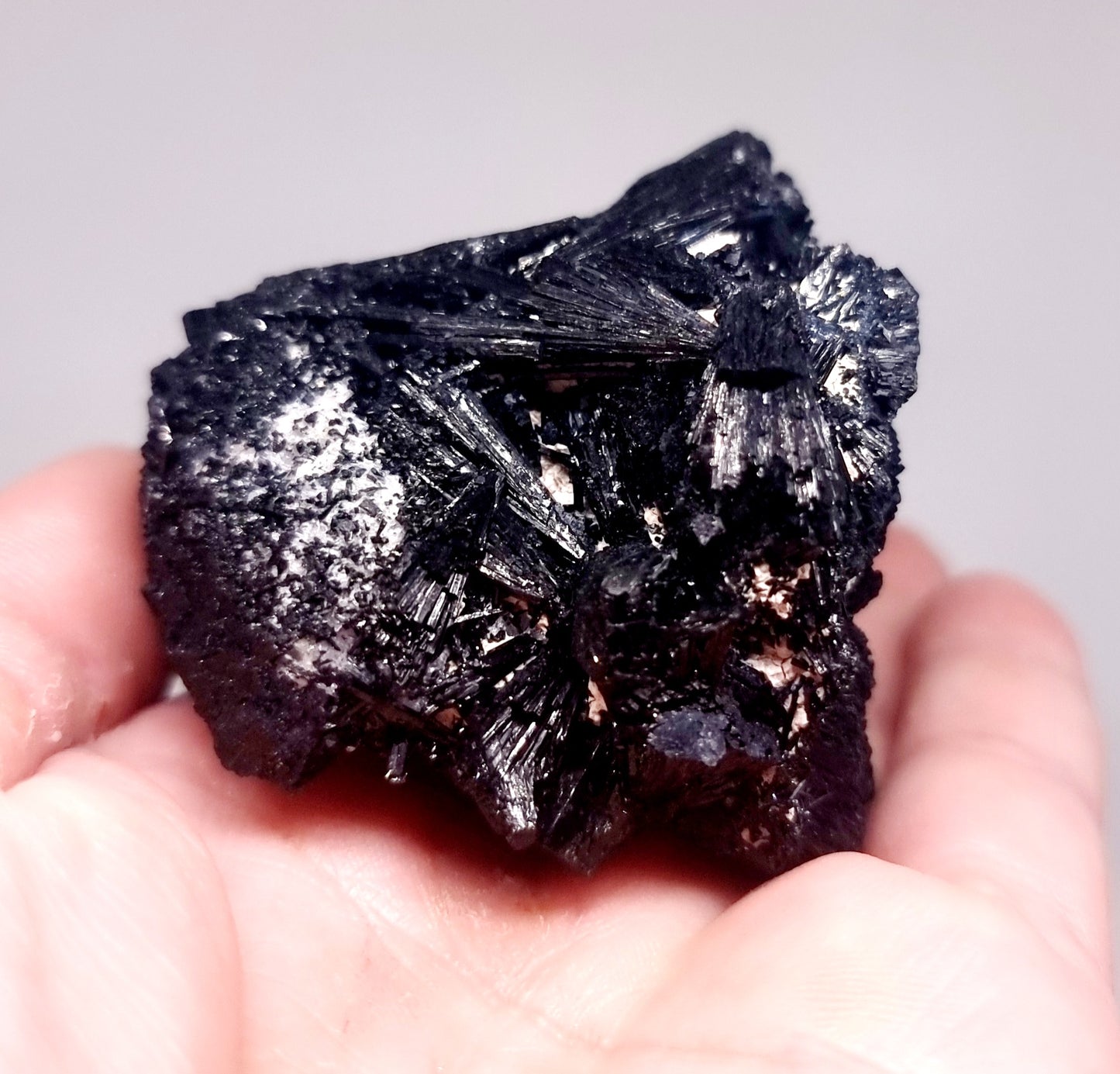 BLACK SCHORL TOURMALINE SPECIMEN 142 g - SHAMANIC PROTECTION