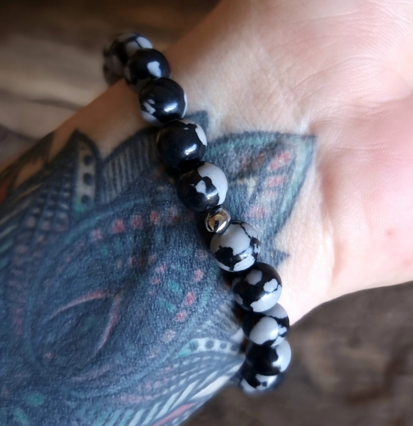 SNOWFLAKE OBSIDIAN LOTUS ENERGY BRACELET 8 mm - GROUNDING