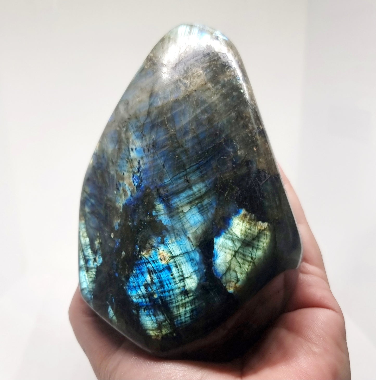 POLISHED BLUE & GREEN FLASH LABRADORITE FREEFORM 696 g - CLAIRVOYANCE