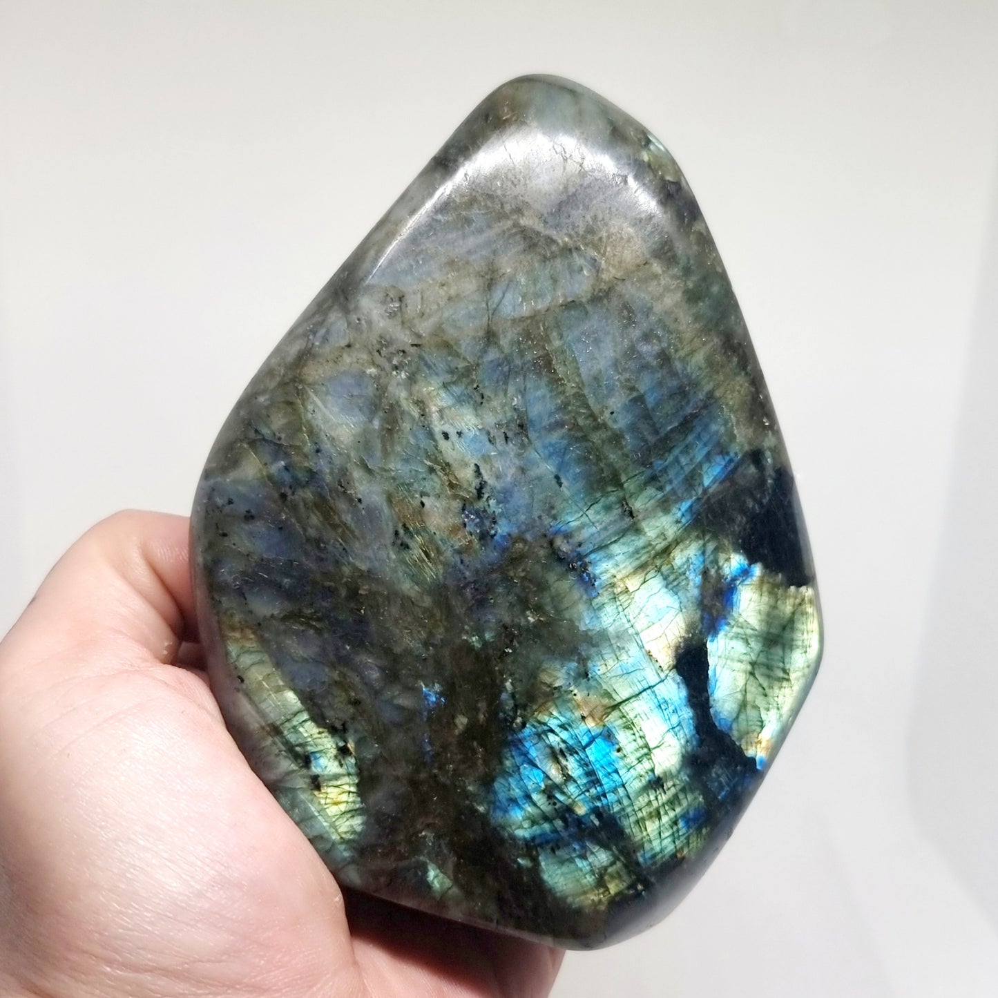 POLISHED BLUE & GREEN FLASH LABRADORITE FREEFORM 696 g - CLAIRVOYANCE