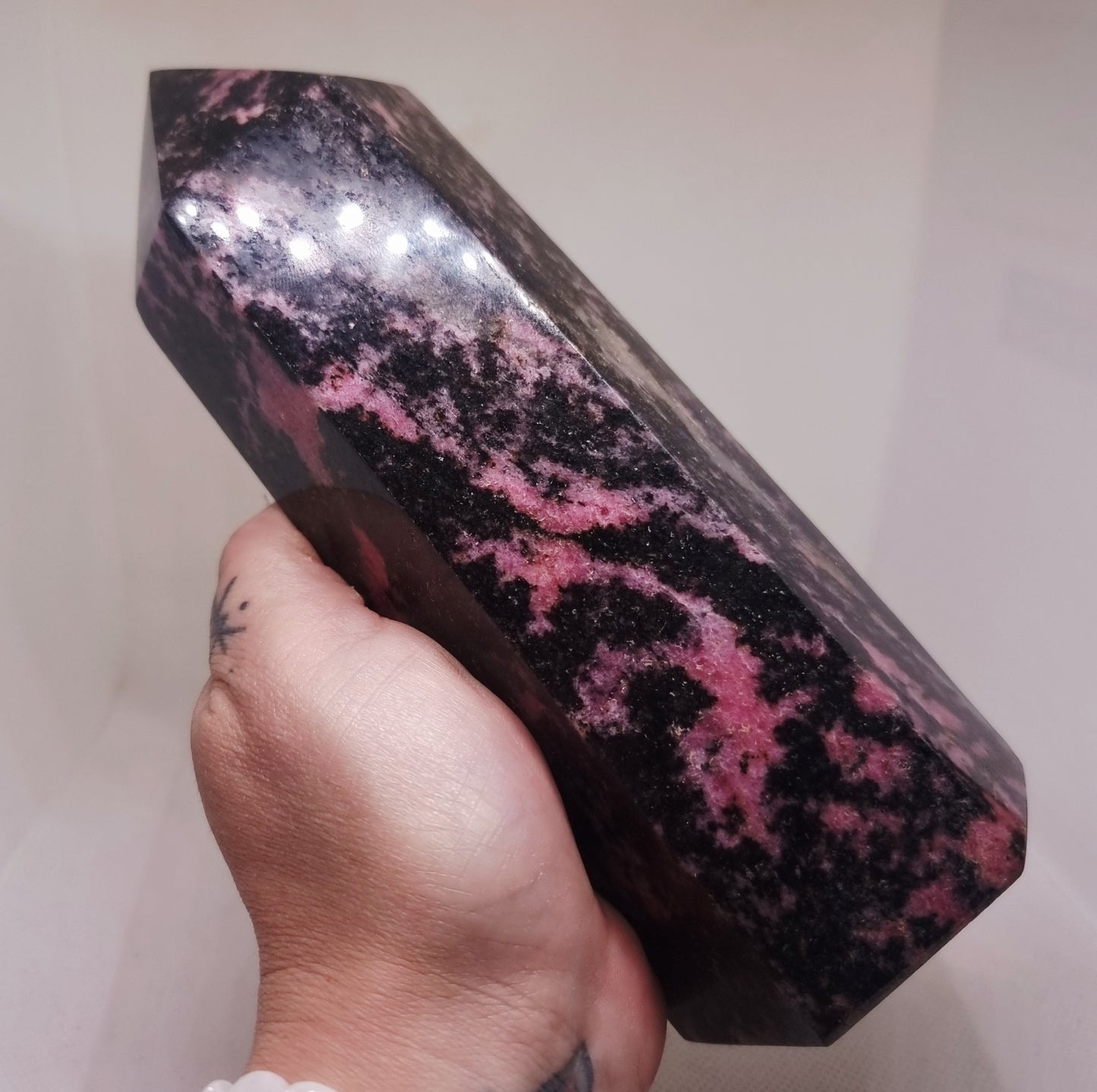 RHODONITE POLISHED TOWER 1.5 kg - LOVE