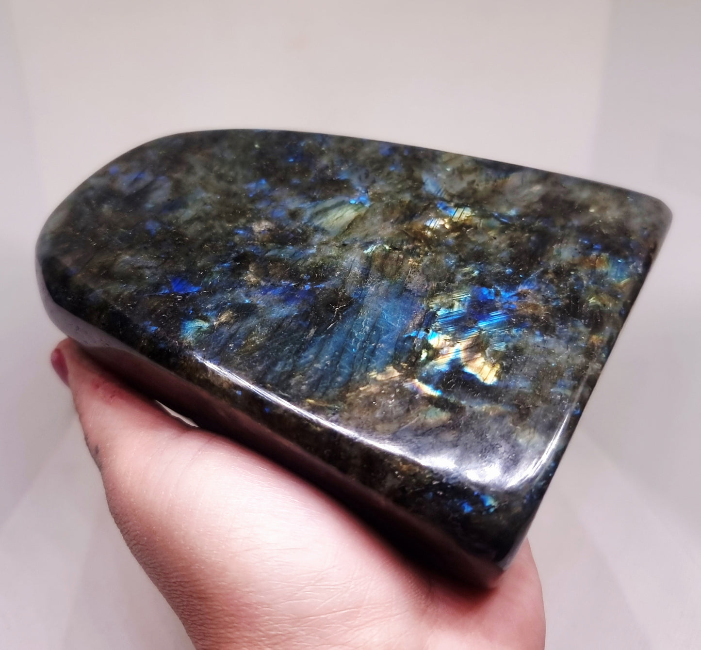 POLISHED BLUE & GREEN FLASH LABRADORITE FREEFORM 1.26 kg - CLAIRVOYANCE