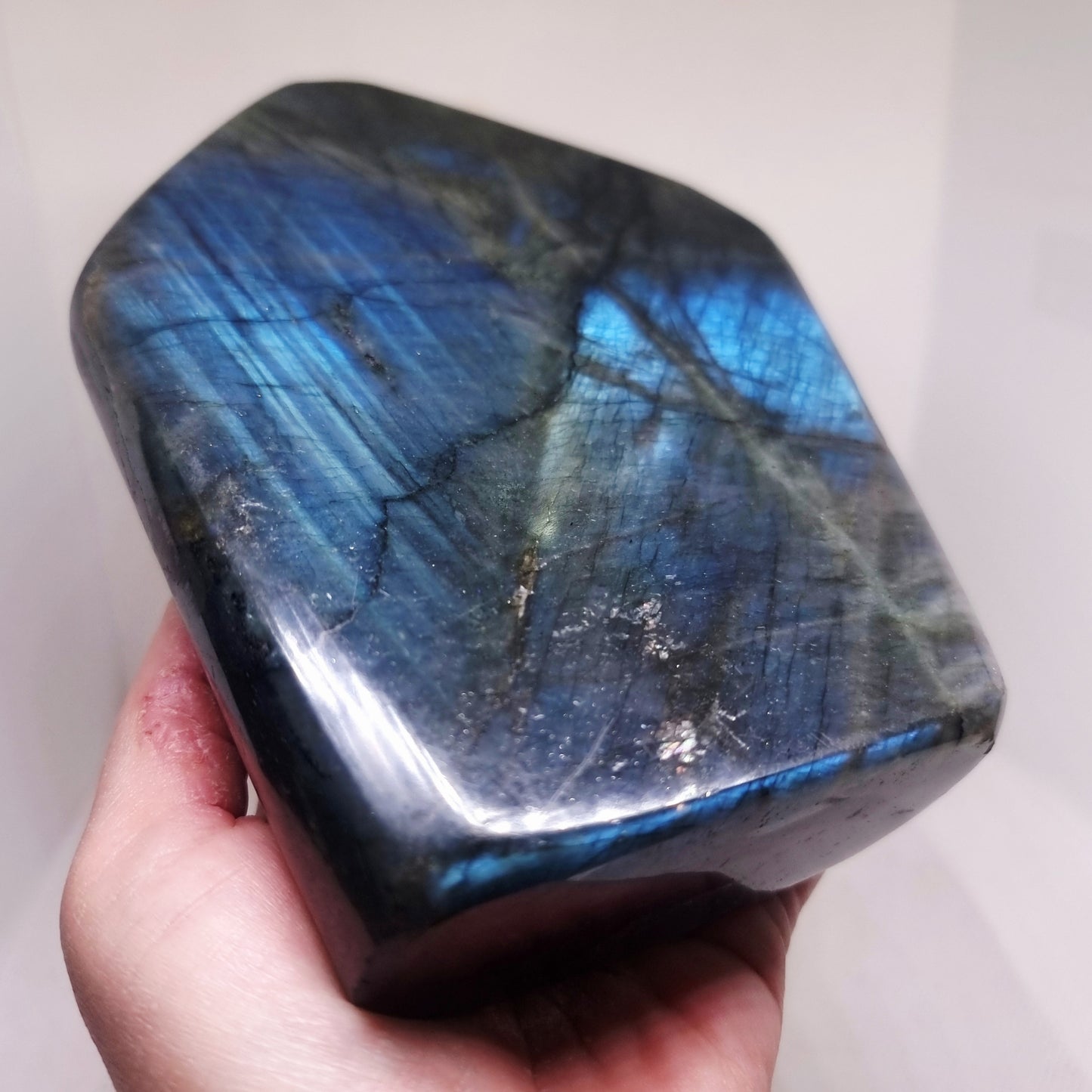 POLISHED BLUE & GREEN FLASH LABRADORITE FREEFORM 1.47 kg - CLAIRVOYANCE