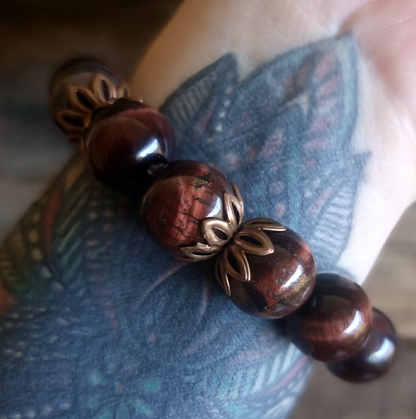 TIGER EYE BROWN & RED ENERGY BRACELET 12 mm - PROTECTION & COURAGE