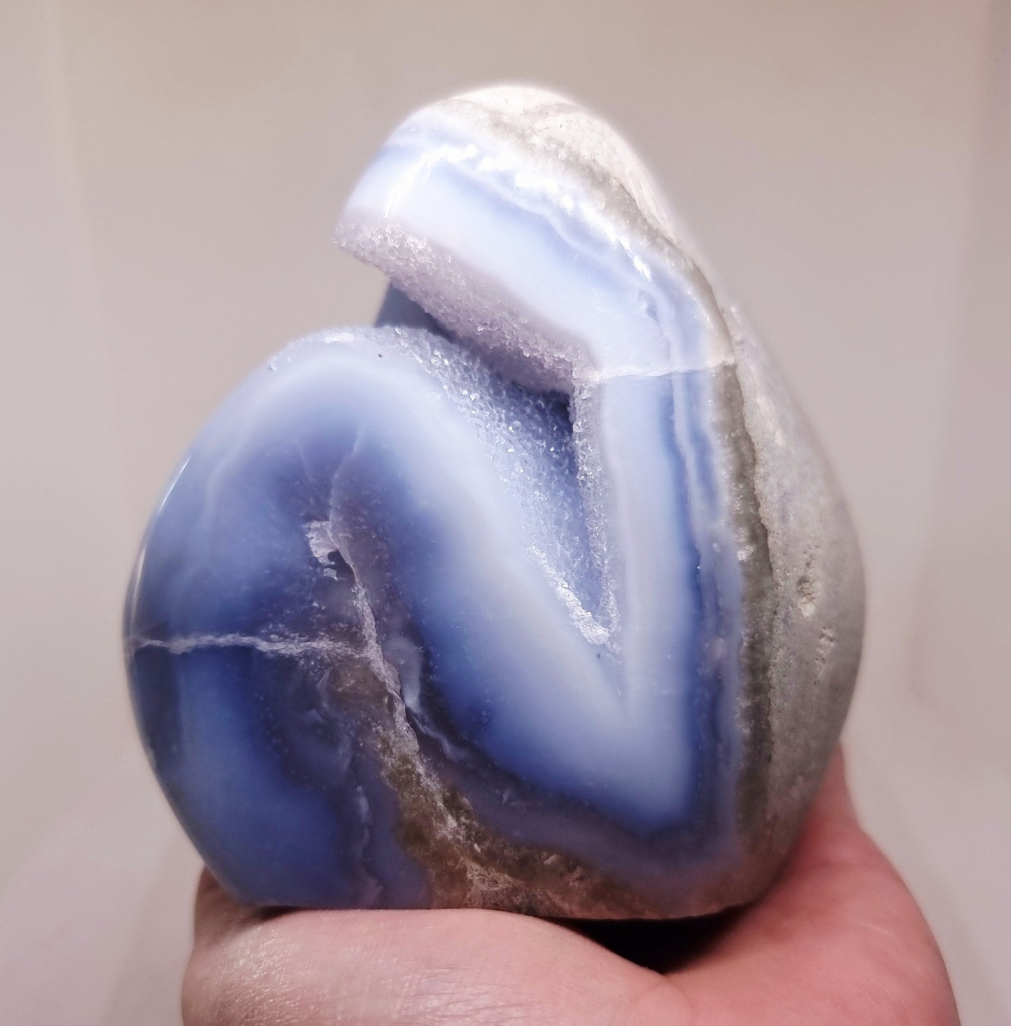 BLUE LACE AGATE POLISHED FREEFORM 1.203 kg - COMMUNICATION & COURAGE