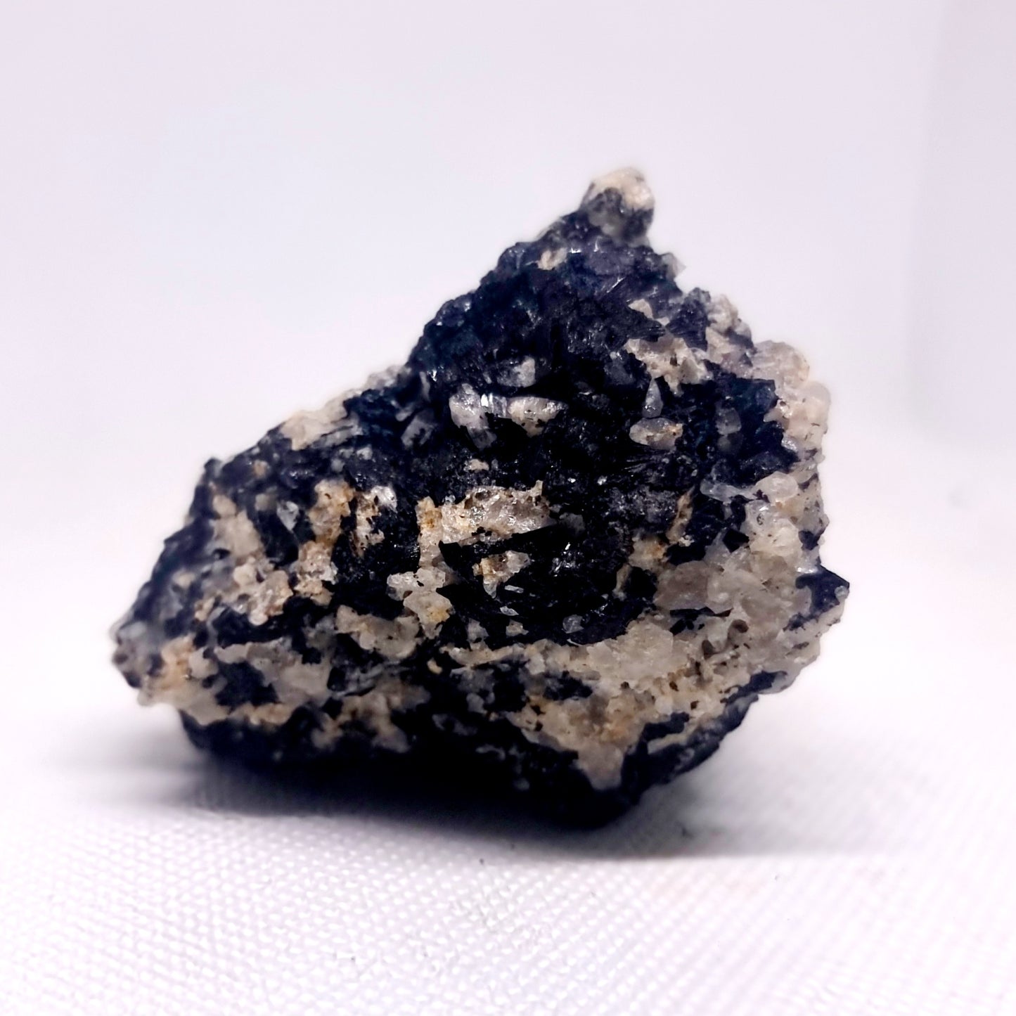 BLACK SCHORL TOURMALINE SPECIMEN 141 g - SHAMANIC PROTECTION