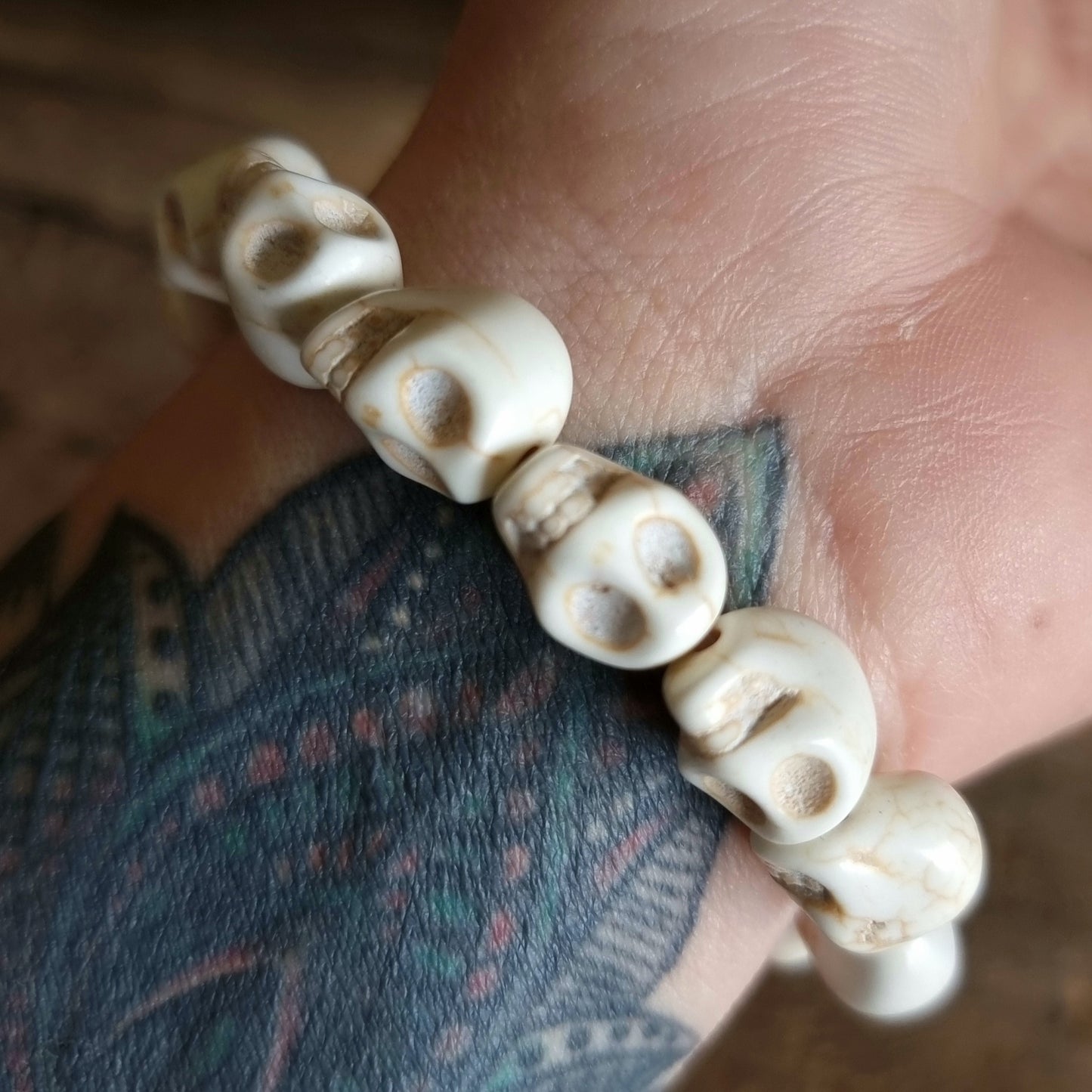 WHITE HOWLITE SKULL BRACELET - HIGHER REALMS