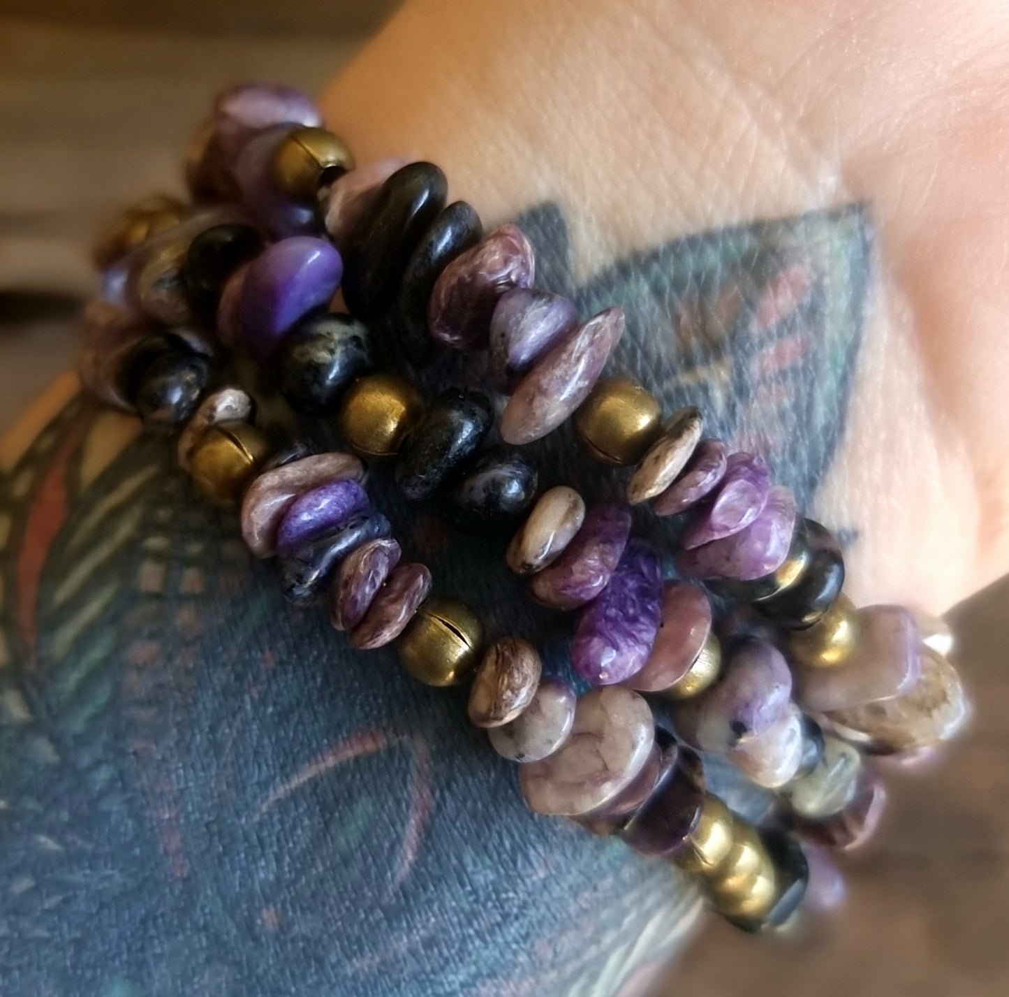 CHAROITE CHIPPED MEMORY WIRE BRACELET - ENERGY & PROTECTION