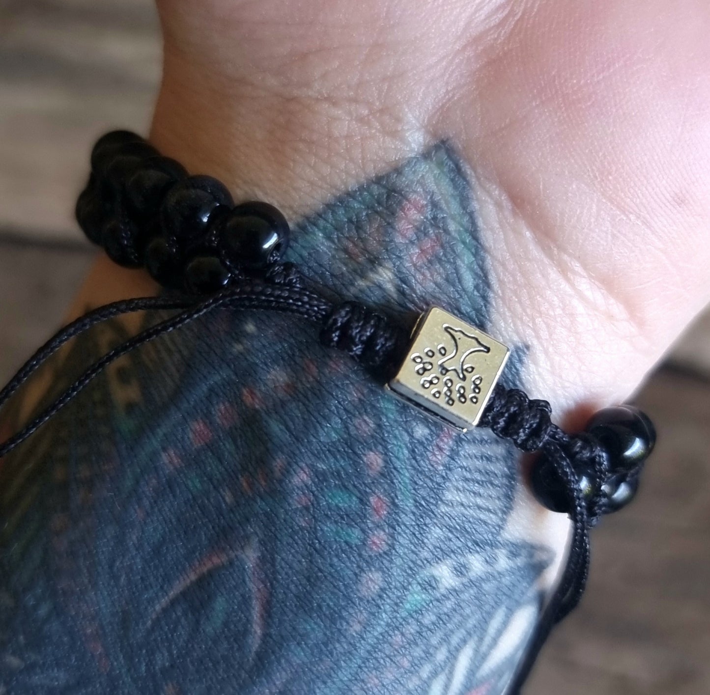 BLACK AGATE CHAKRA BALANCING BRACELET - CHAKRA HEALING