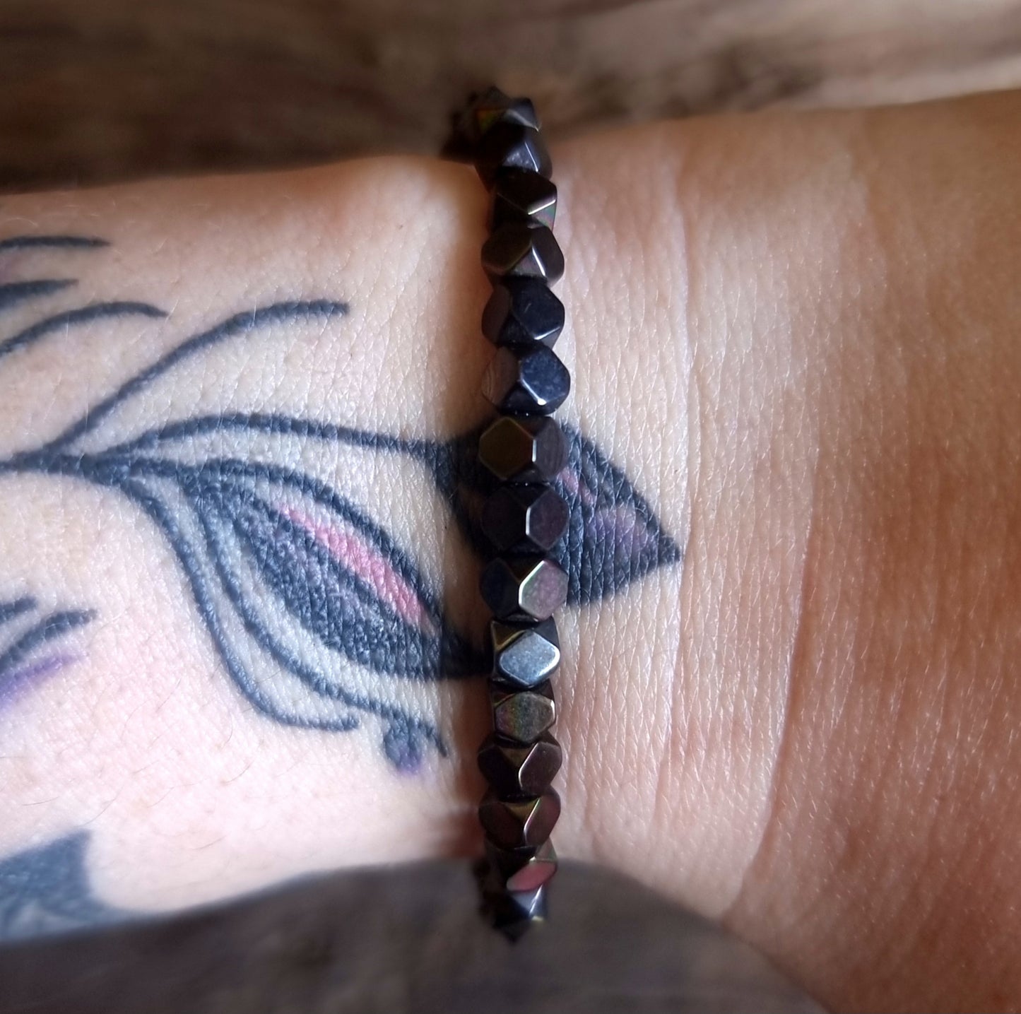 HEMATITE FACETED ENERGY BRACELET 2 mm - GROUNDING