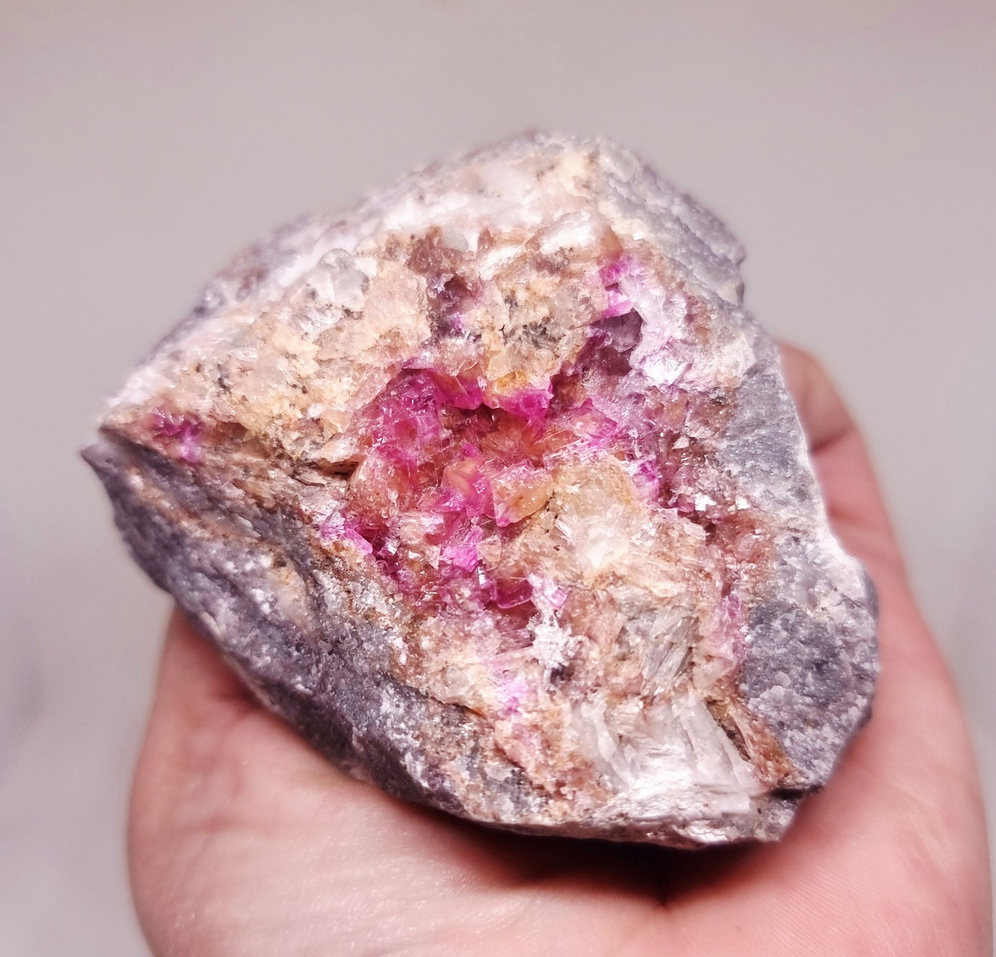 BRIGHT PINK SALROSE COBALTOAN DOLOMITE 322 g - SELF LOVE