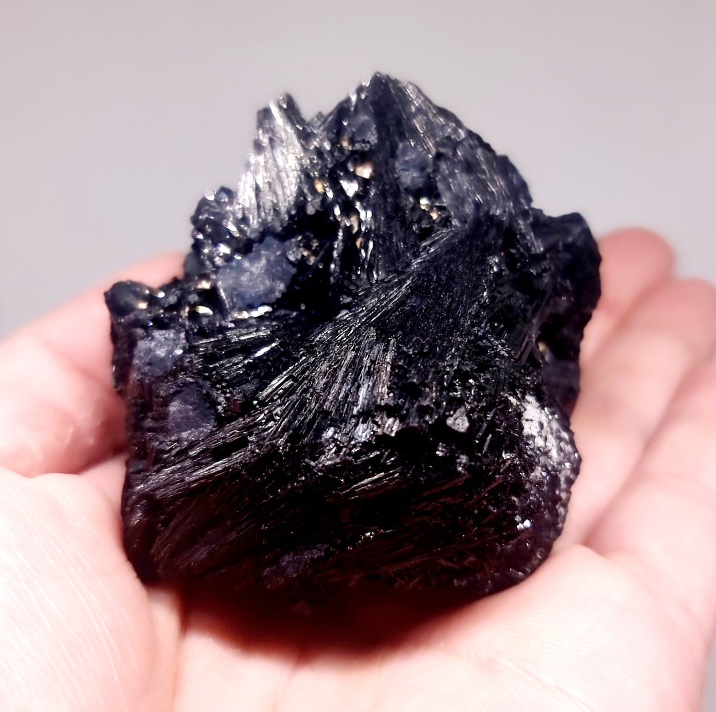 BLACK SCHORL TOURMALINE SPECIMEN 142 g - SHAMANIC PROTECTION