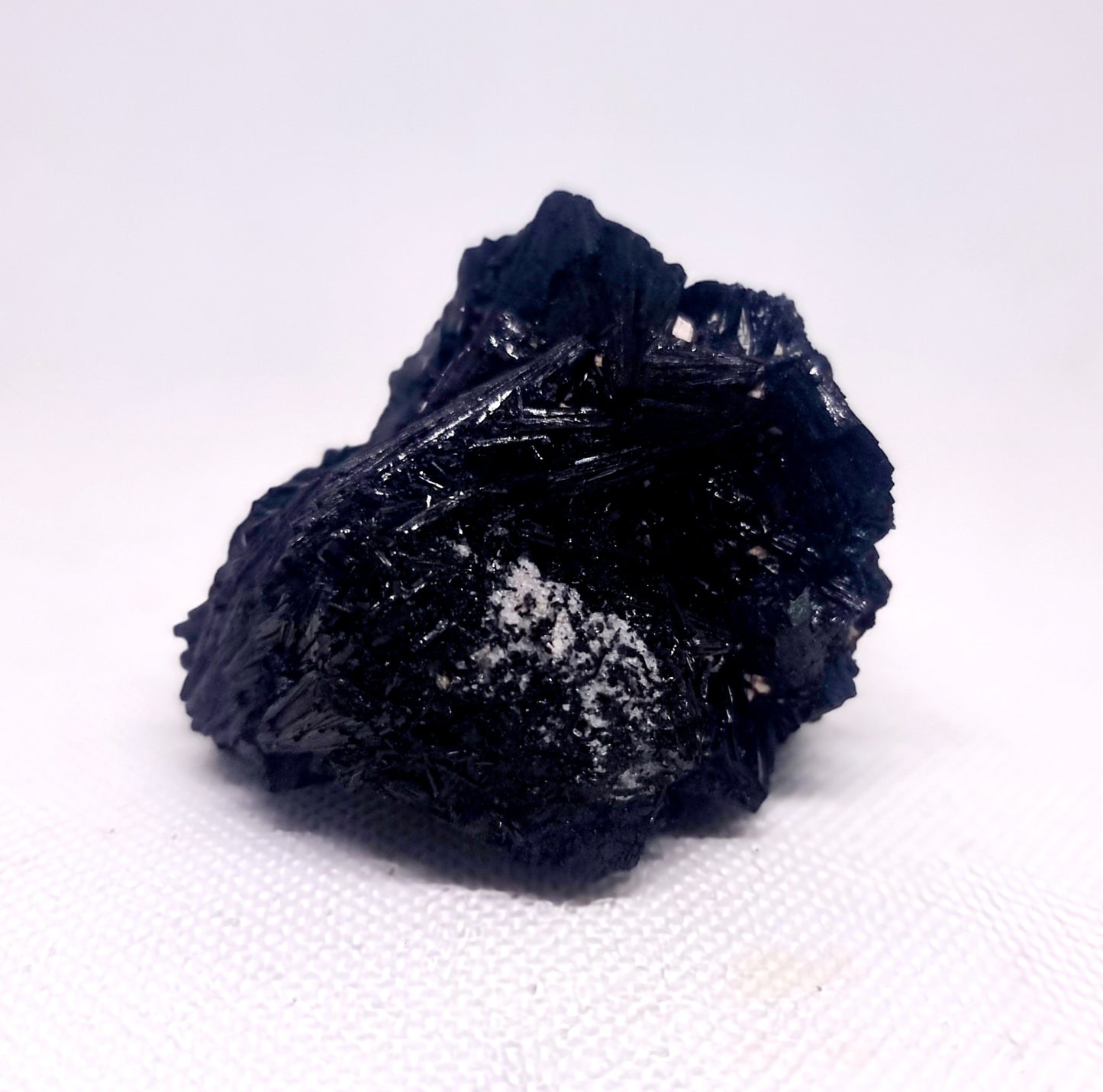 BLACK SCHORL TOURMALINE SPECIMEN 142 g - SHAMANIC PROTECTION